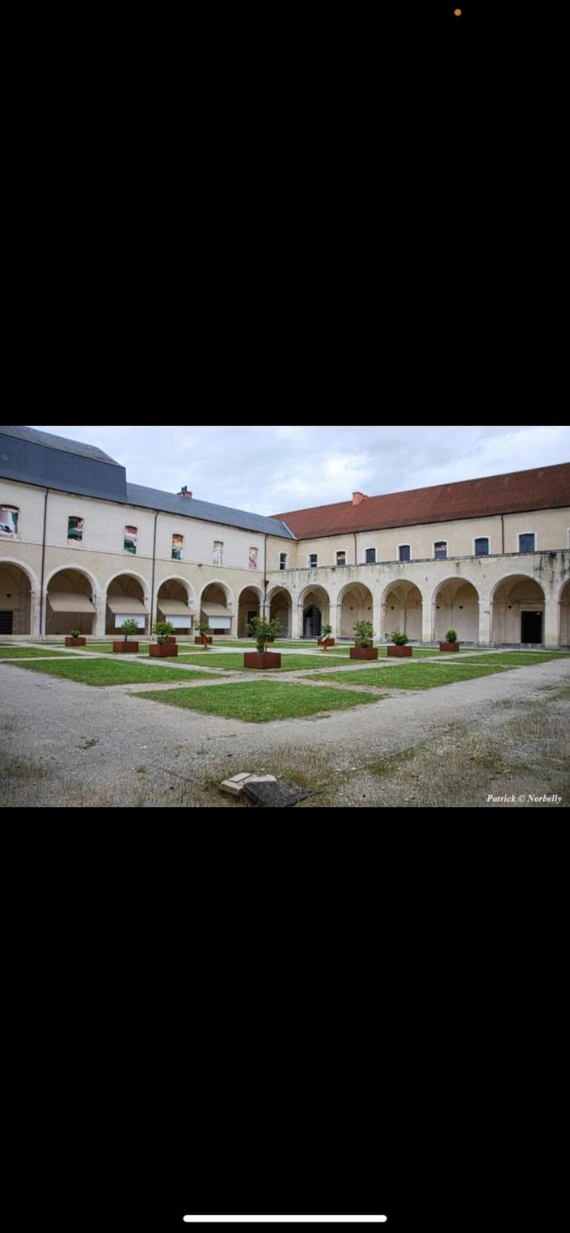 maison ancienne rénovée tout confort Narcy Esterno foto
